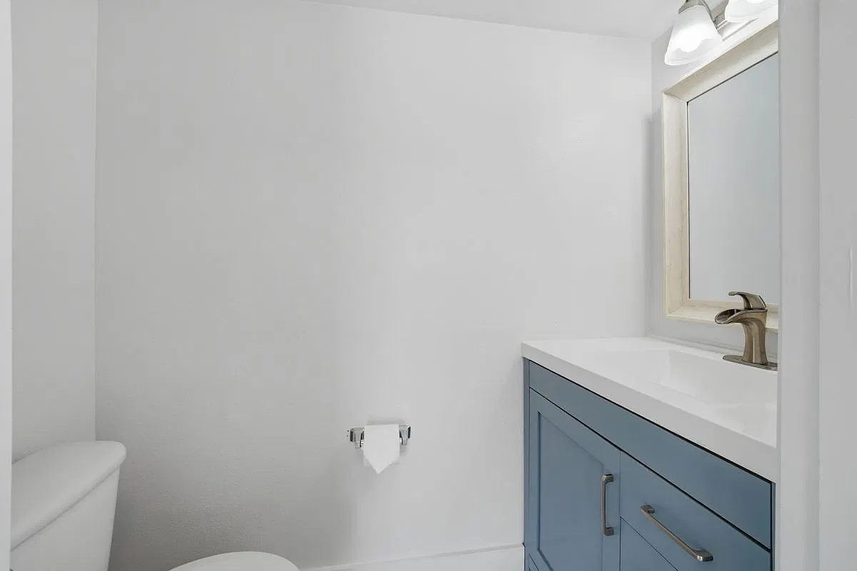 5 bed, 3.0 bath, 2170 sqft, $3,000 — Photo 3