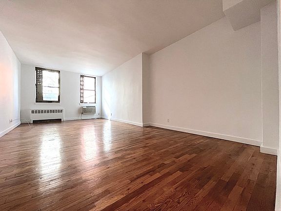 5th image of 235 E 80th St APT 2e