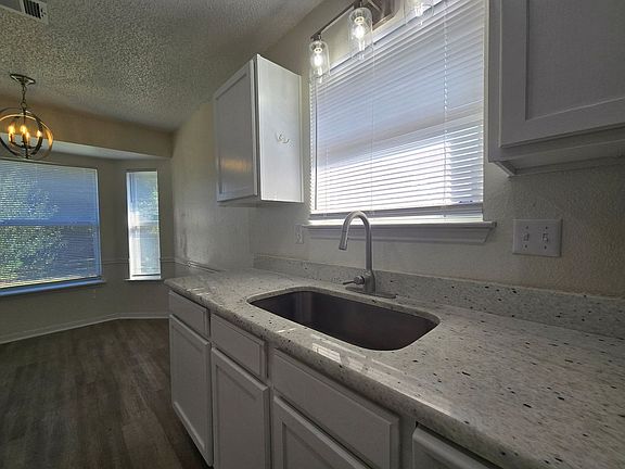 5th image of 1611 Julie Jacqueline Dr