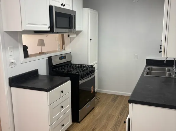 1713 Willow St, Grand Prairie, TX 75050