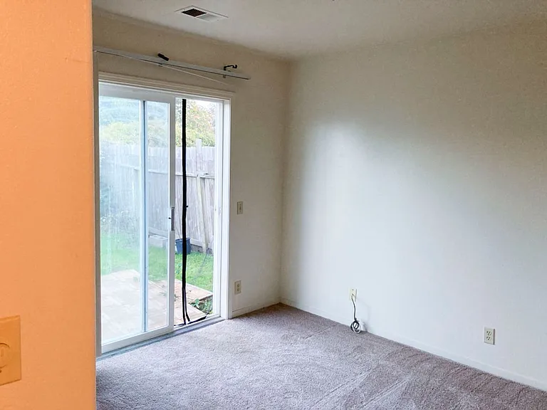 2025 Thiel Ave — Photo 17
