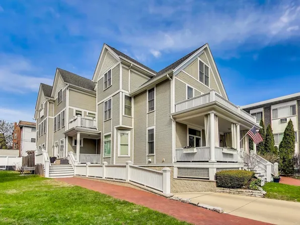 115 Clinton Ave APT D, Oak Park, IL 60302
