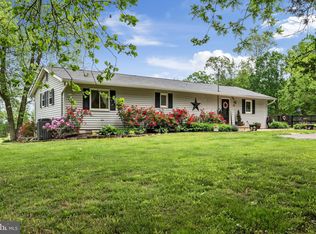 8261 Squires Ln, Warrenton, VA 20187