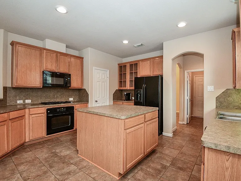 21502 Venture Park Dr — Photo 5