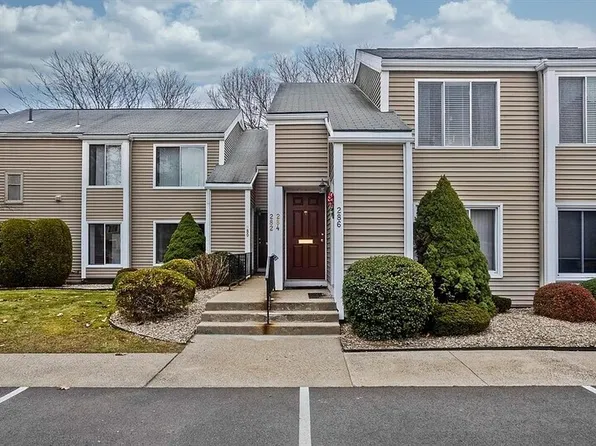286 Nassau Dr, Springfield, MA 01129