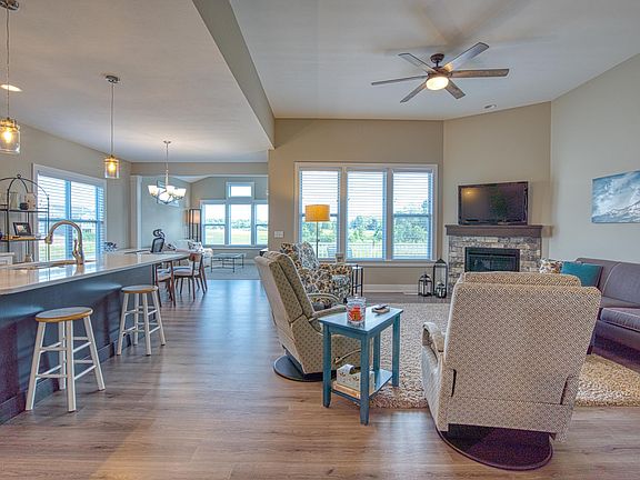 4th image of 2685 Meadow Woods Dr
