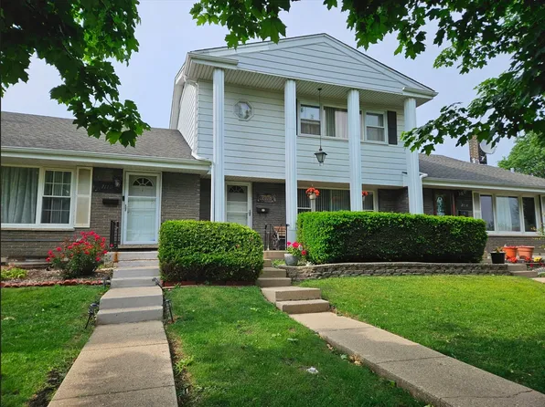 7108 Niles Ave, Niles, IL 60714
