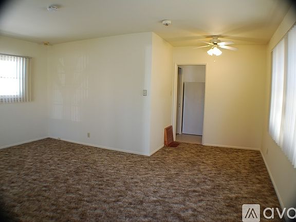 4th image of 422 Western Ave #422