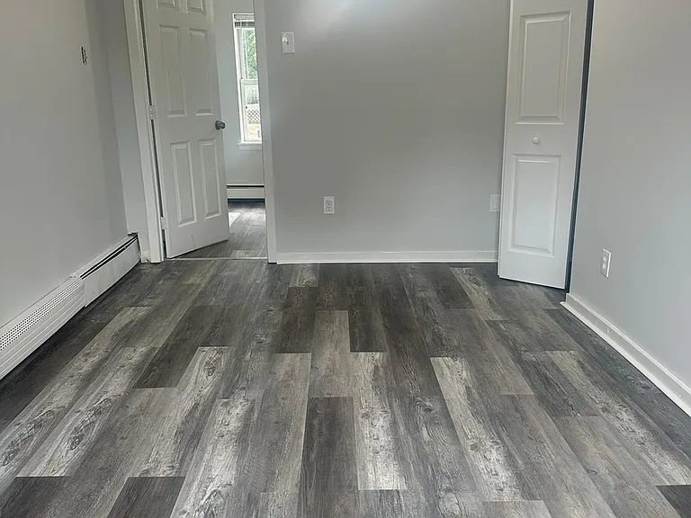 823 W 6th St #2 — Photo 7