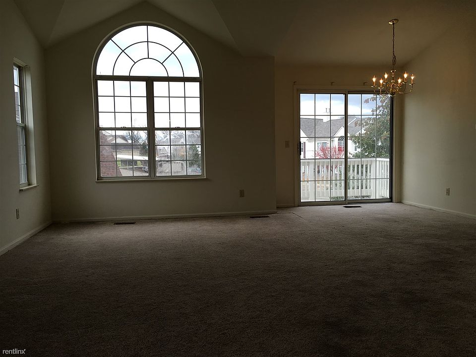 1st image of 228 Brookwood Dr Unit 5
