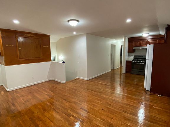 2nd image of 11605 150th Ave Floor 2