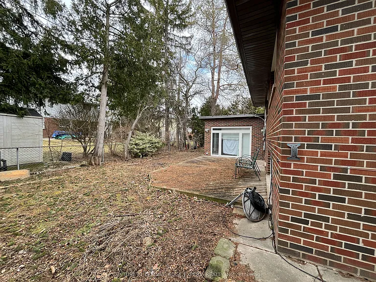 5 Southdale Dr — Photo 31