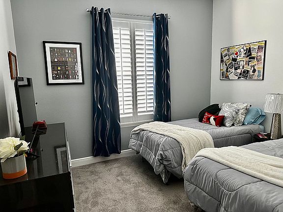 3rd image of 7745 Four Seasons Blvd