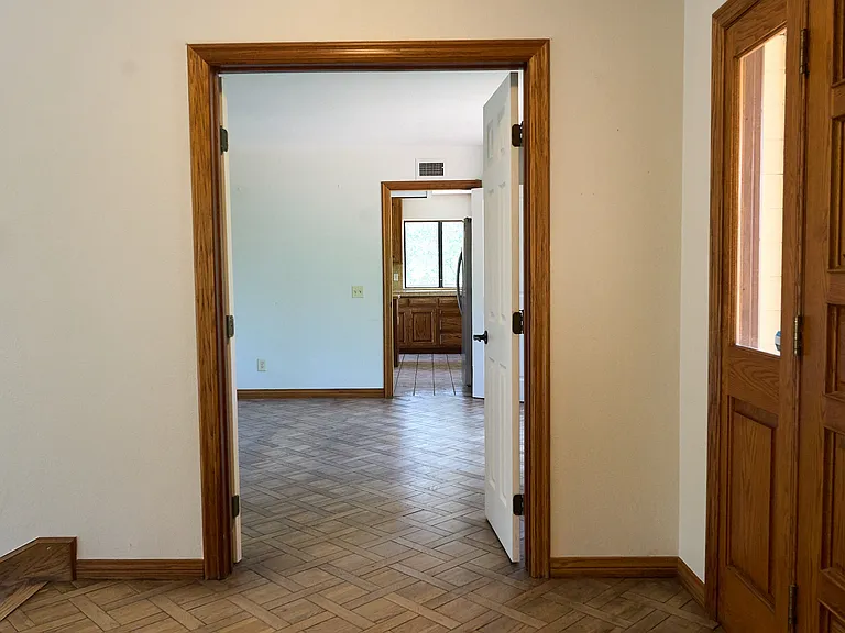 397 Loftyhill Dr — Photo 29