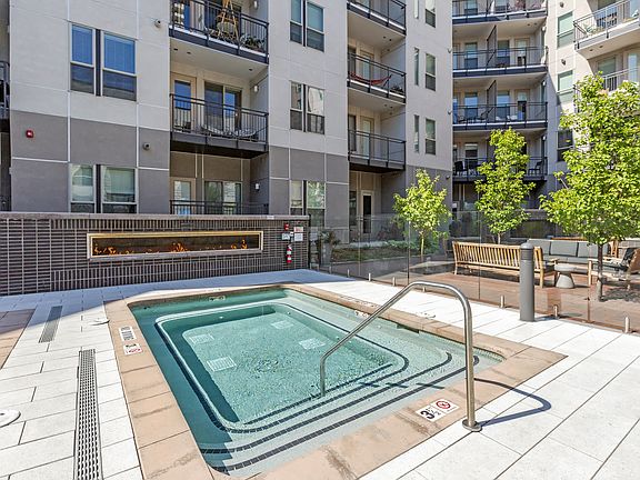 Resort Style Swimming Pool & Hot Tub