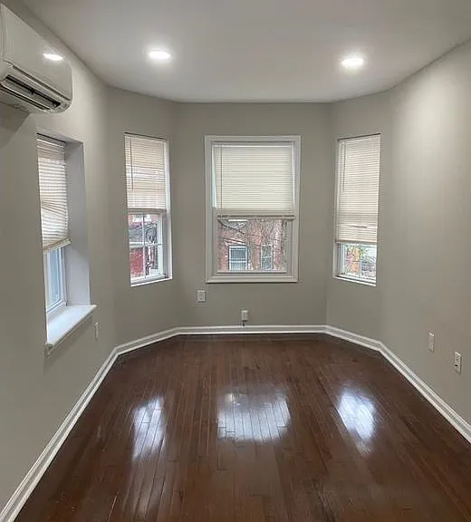 1435 Cambridge St — Photo 3