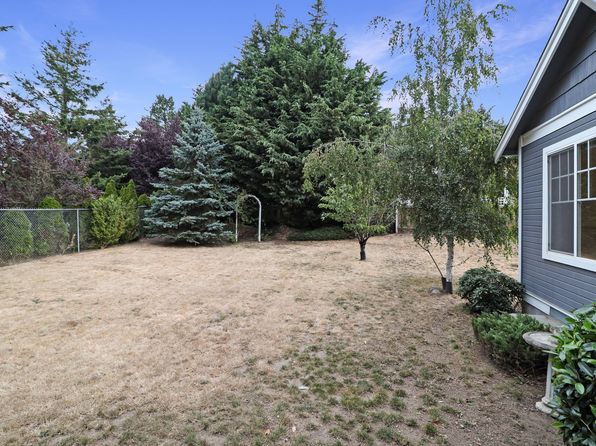 1154 SW Thornberry Dr, Oak Harbor, WA 98277