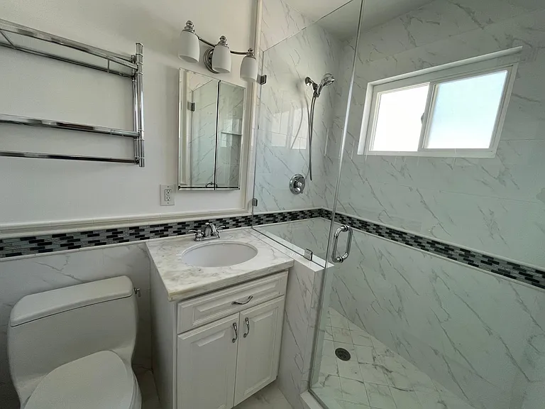 407 N Clinton St — Photo 24