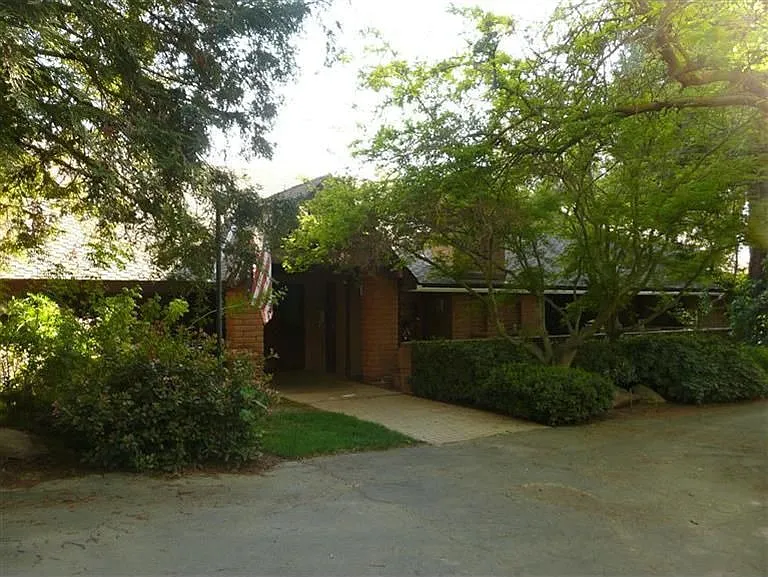 2740 Heritage Ave photo 1
