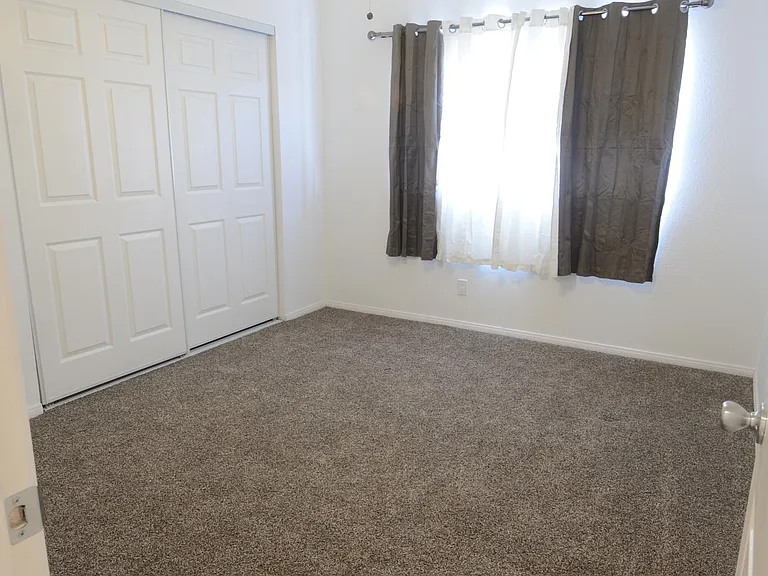 5426 Mariposa Ave — Photo 11