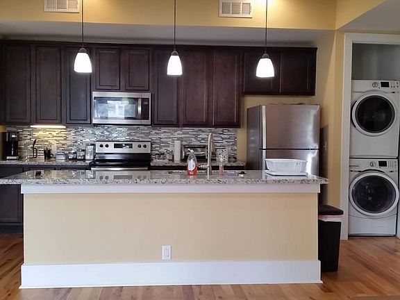 3rd image of 1026 Saint Agnes St #301