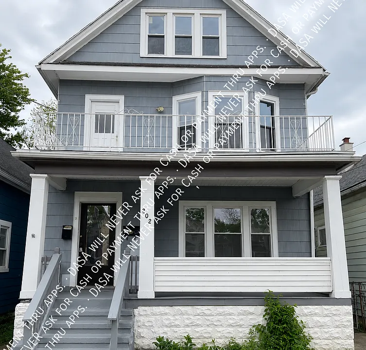 202 Chadduck Ave #UPPER