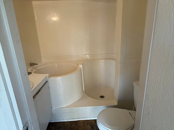 3rd image of 2930 Marion Way