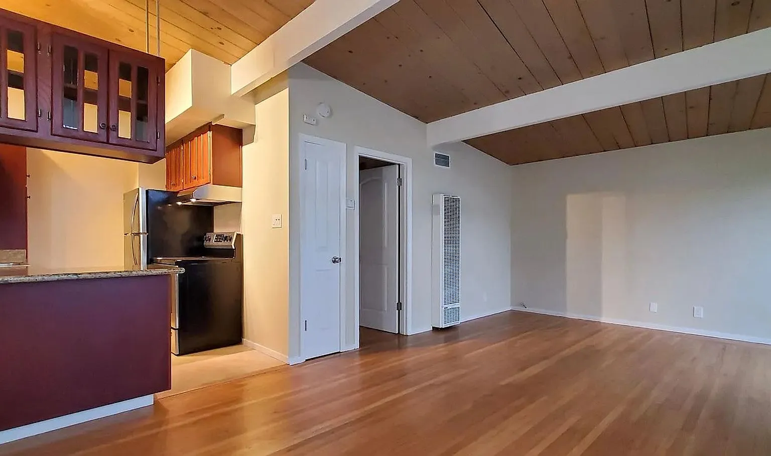 Charming 1 Bed, 1 Bath Home Near Downtown San Rafael — Photo 1
