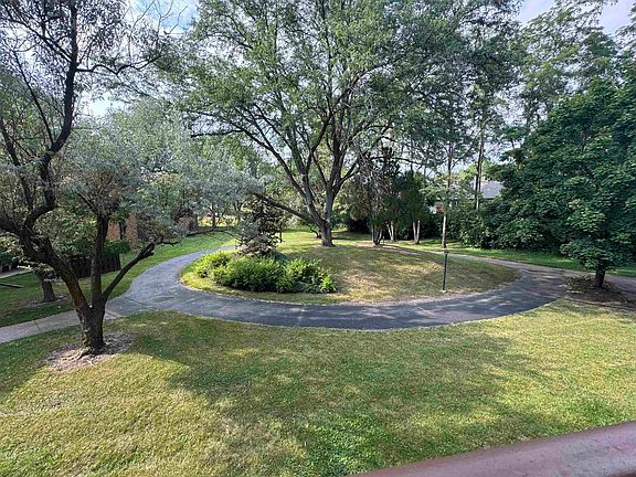 3rd image of 2929 Sunnyside 227b Dr