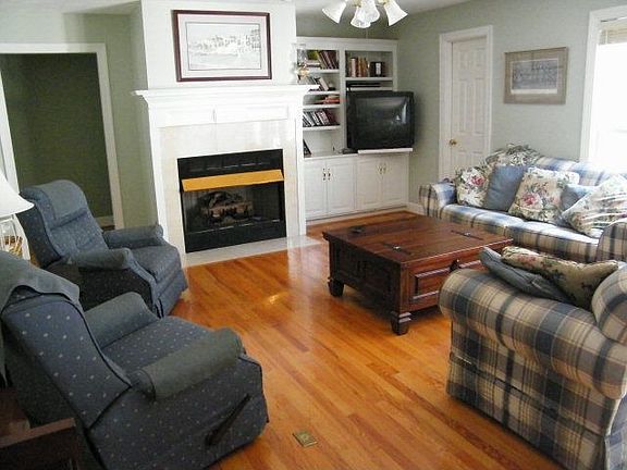 5th image of 2385 Falcon Hill Dr