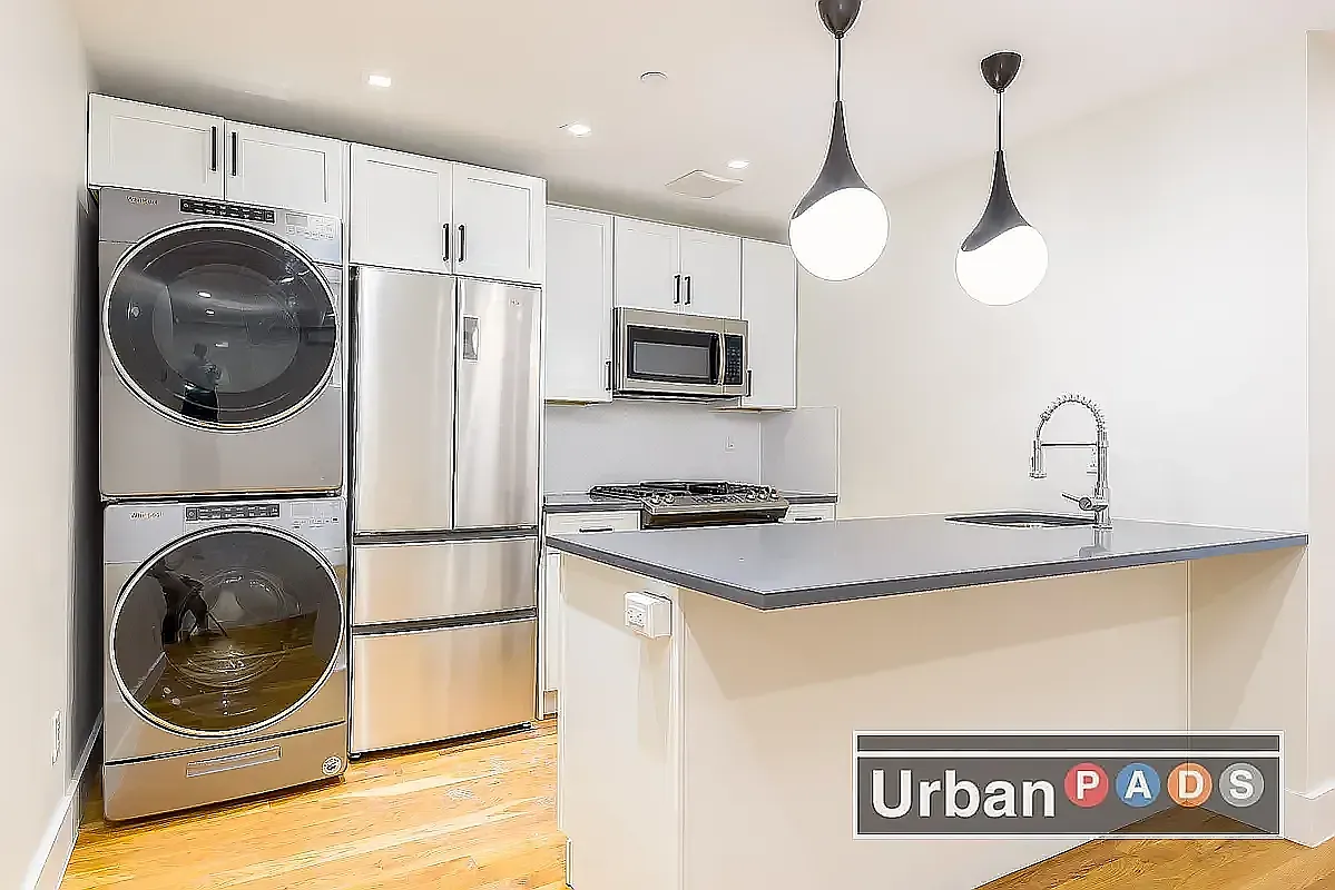 184 Adelphi Street — Photo 2