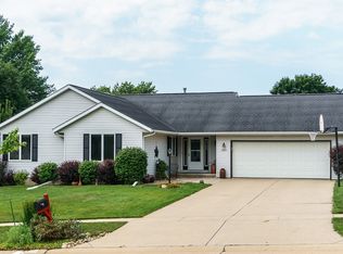 2624 30th St SW, Cedar Rapids, IA 52404