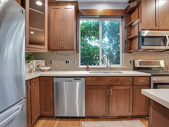 5th image of 4214 NE 81st Ave