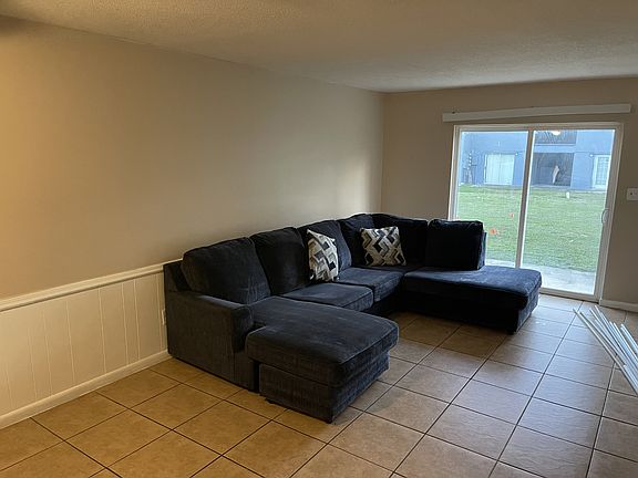 2nd image of 2325 W Pensacola St APT 133