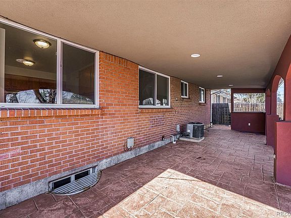 4th image of 1056 S Knox Court