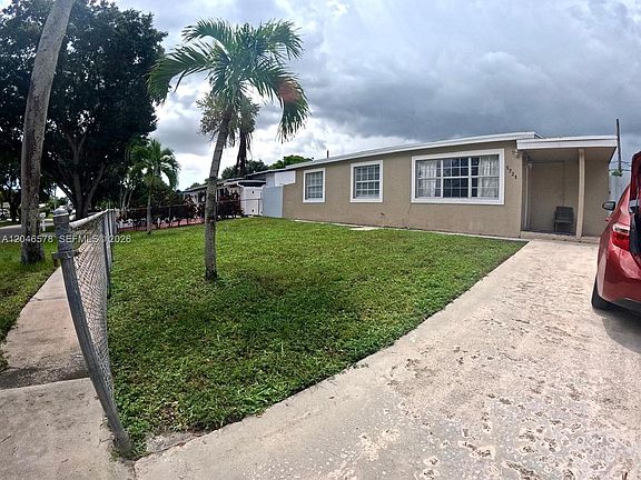 4th image of 5720 SW 38th Ct
