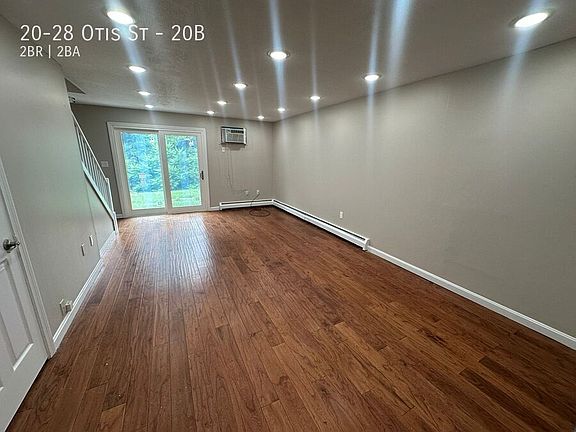 4th image of 20-28 Otis St #20B