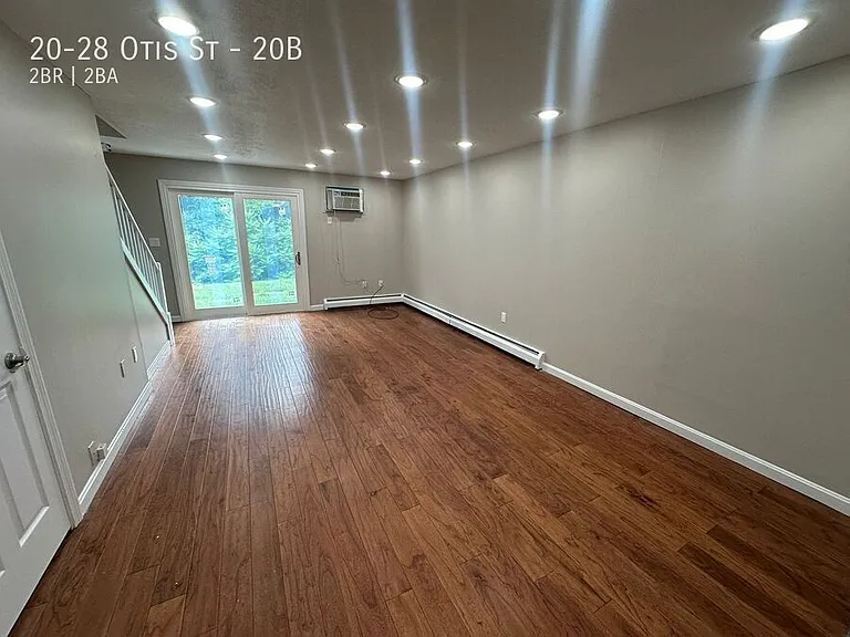 20-28 Otis St #20B — Photo 4