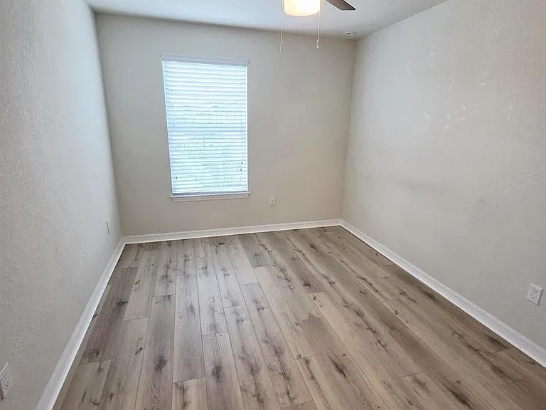3213 Watercress Dr — Photo 9
