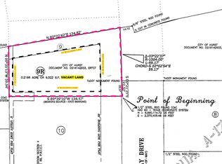 1427 Woodway Dr, Hurst, TX 76053