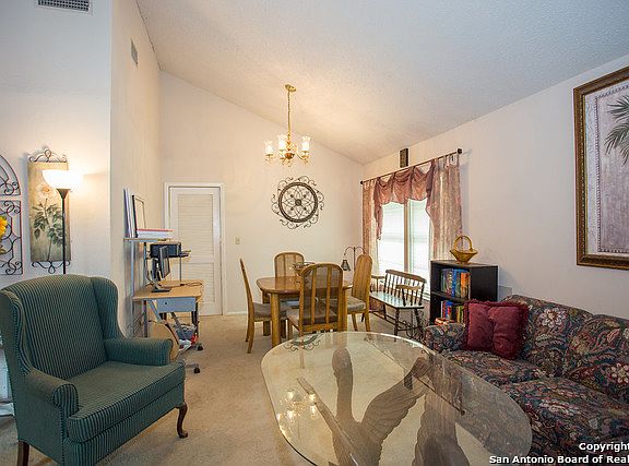 2nd image of 3531 Oakfort St