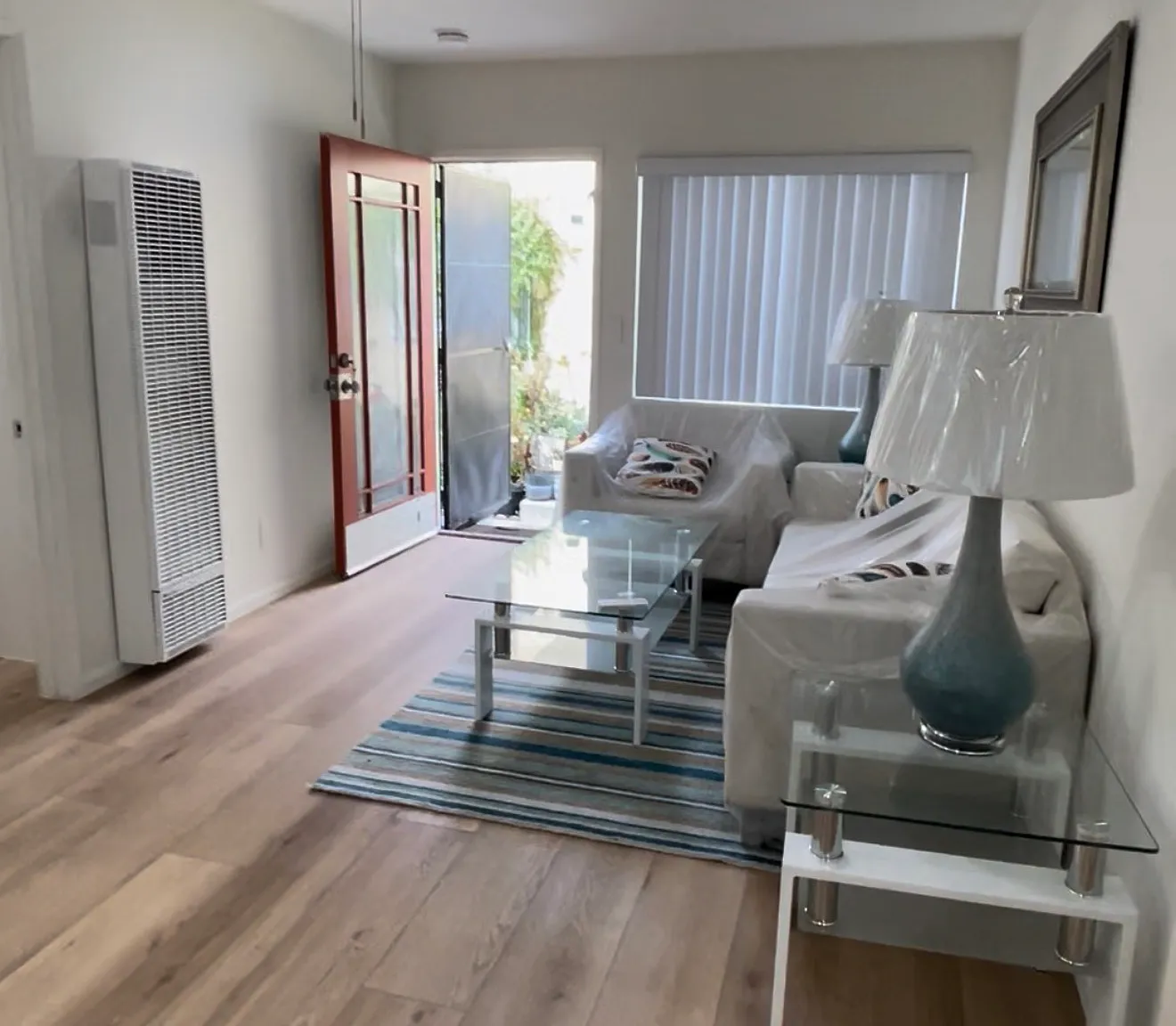 2 bed, 700 sqft, $2,850 — Photo 1