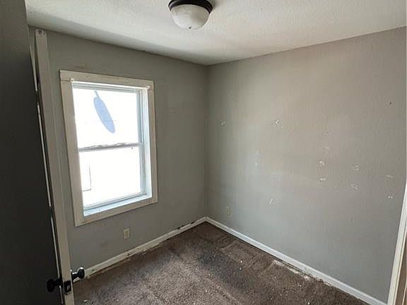 5th image of 3343 Indiana Ave