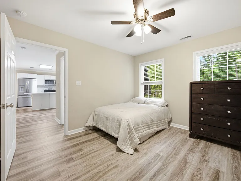 2948 Lashmit Dr — Photo 10