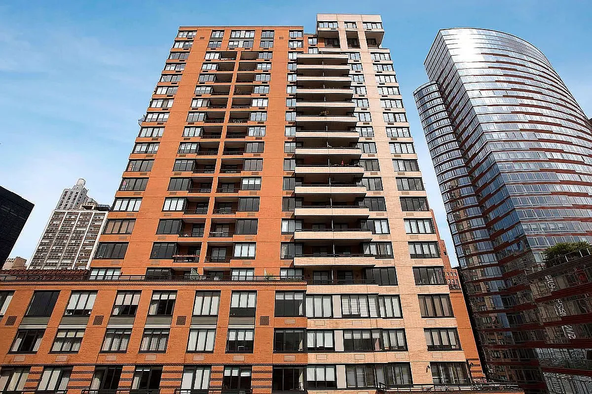 99 Battery Place — Photo 4