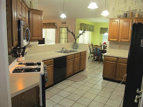 2nd image of 1518 Wexford Dr