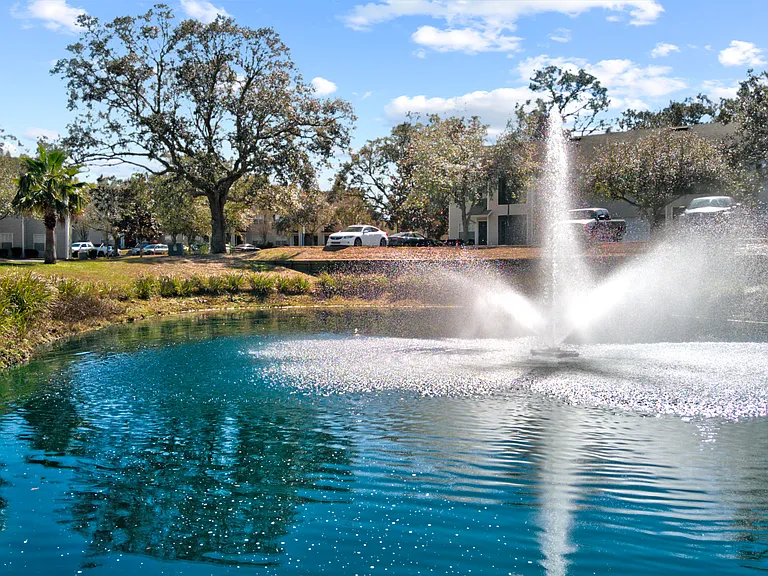 Water's Edge Apartment Homes — Photo 42