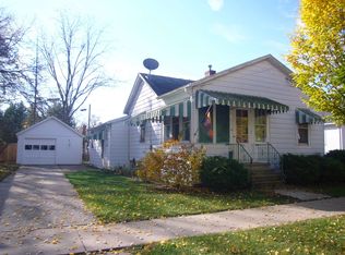545 W 16th Ave, Oshkosh, WI 54902