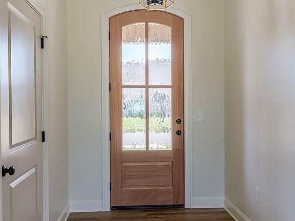 4th image of 106 Scarlette Ln