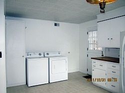4th image of 579 Garden St
